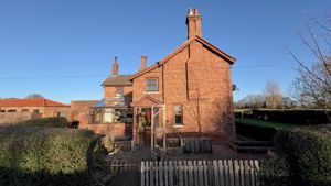 Side elevation- click for photo gallery